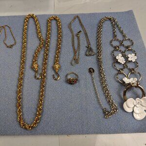 Gold Tone Jewelry Lot Necklaces & Ring 5 Piece Lot